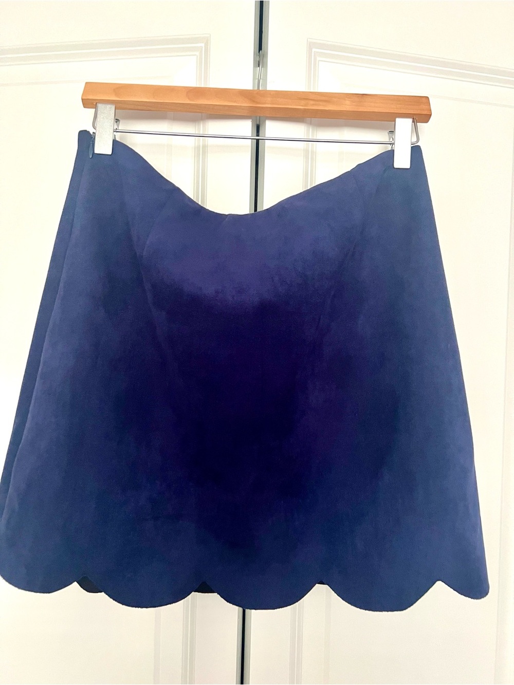 Aqua Faux Suede Navy Scalloped Mini Skirt, Size Large - Picture 11 of 13